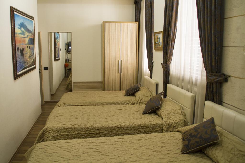 Hotel Comfort Tirana Exteriör bild