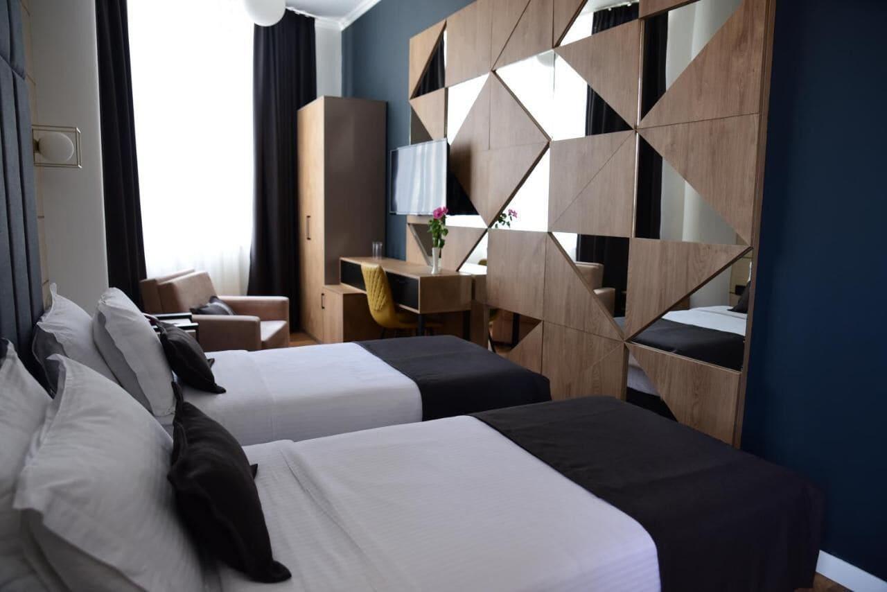 Hotel Comfort Tirana Exteriör bild