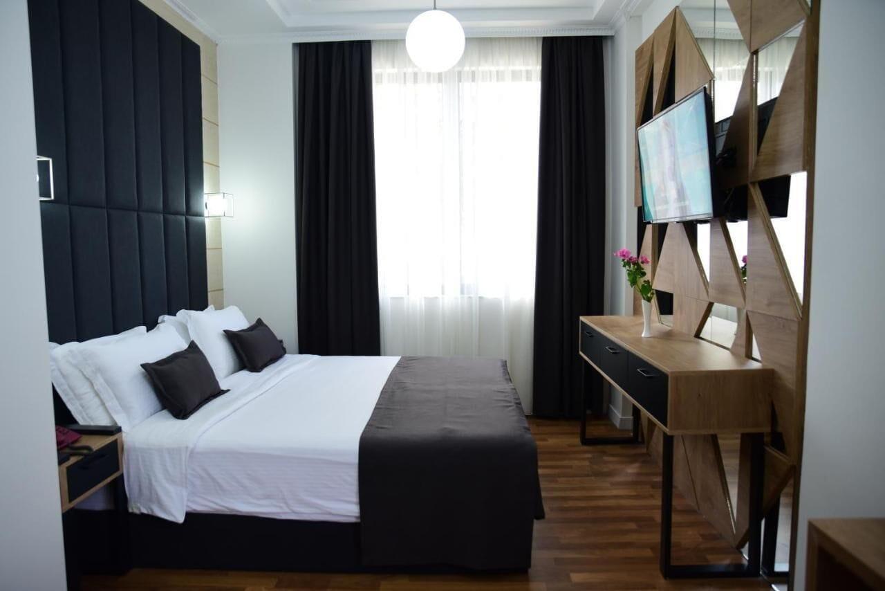 Hotel Comfort Tirana Exteriör bild