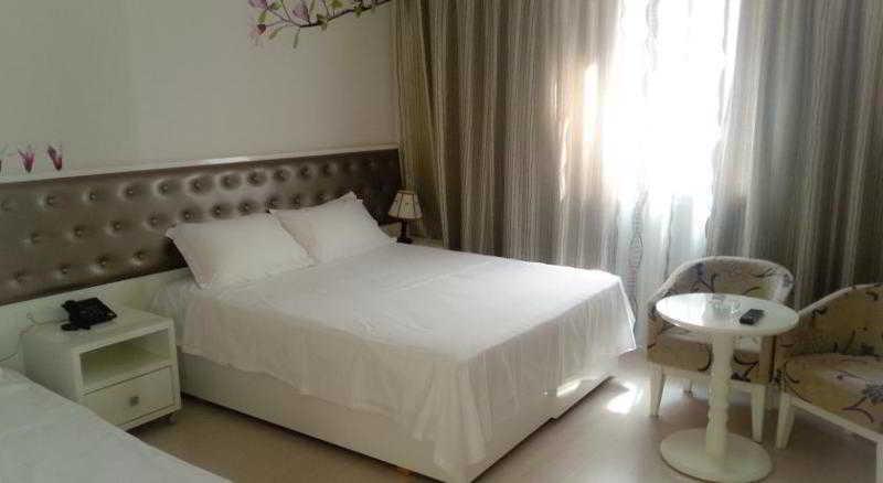 Hotel Comfort Tirana Exteriör bild