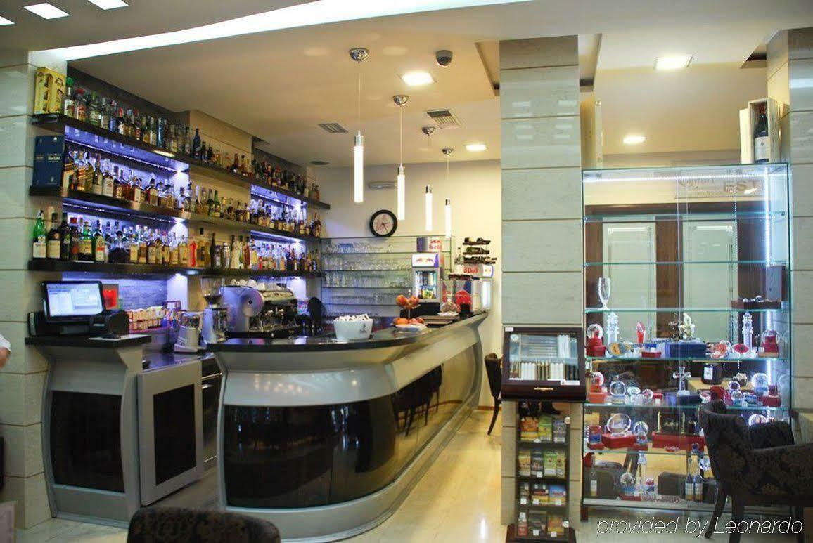 Hotel Comfort Tirana Exteriör bild
