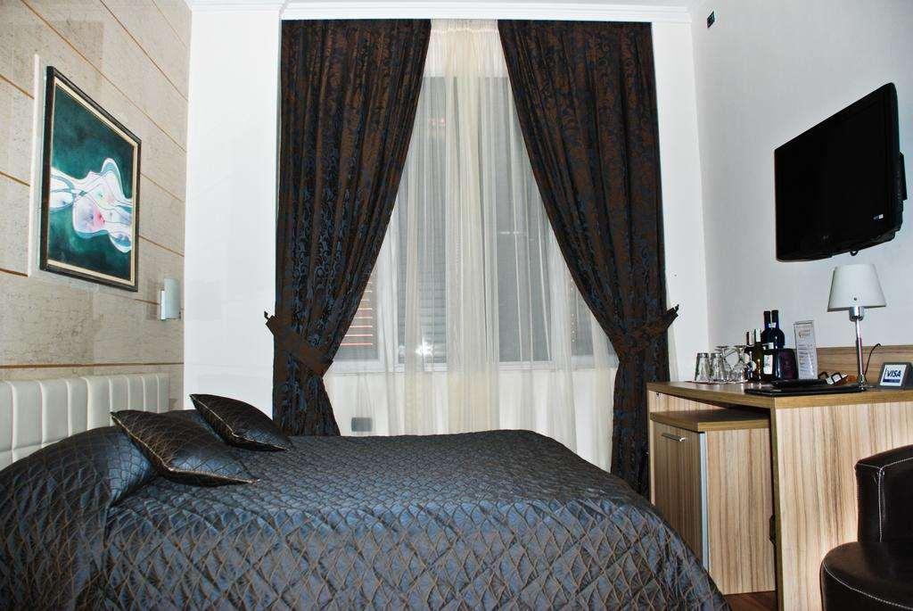 Hotel Comfort Tirana Rum bild