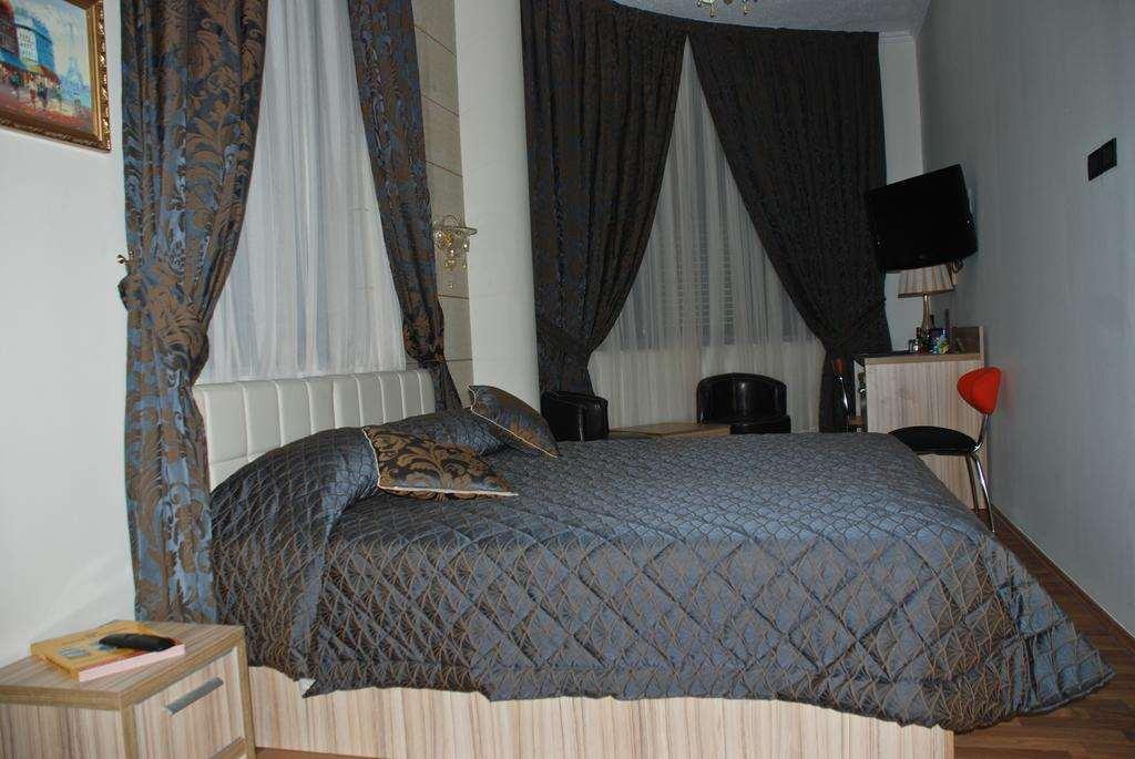 Hotel Comfort Tirana Rum bild